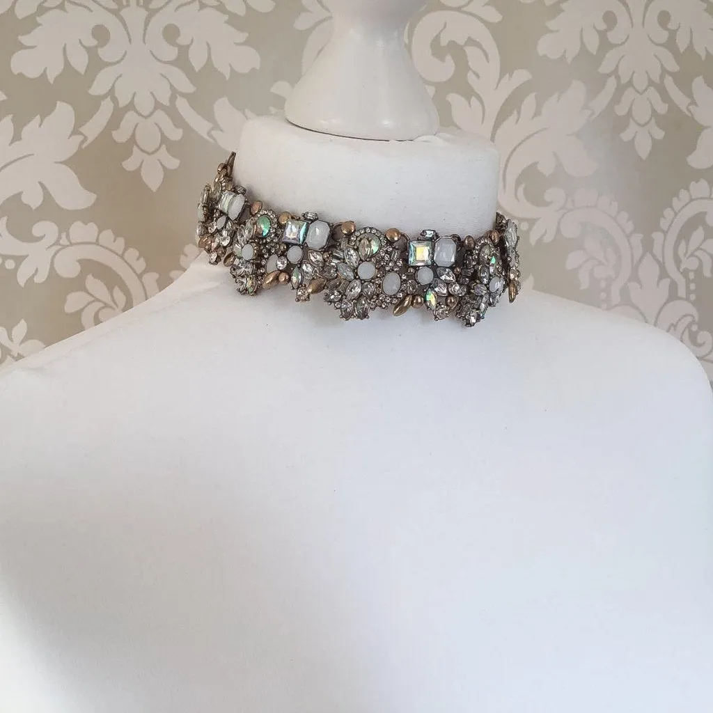 AYVA Luxury Rhinestone Choker