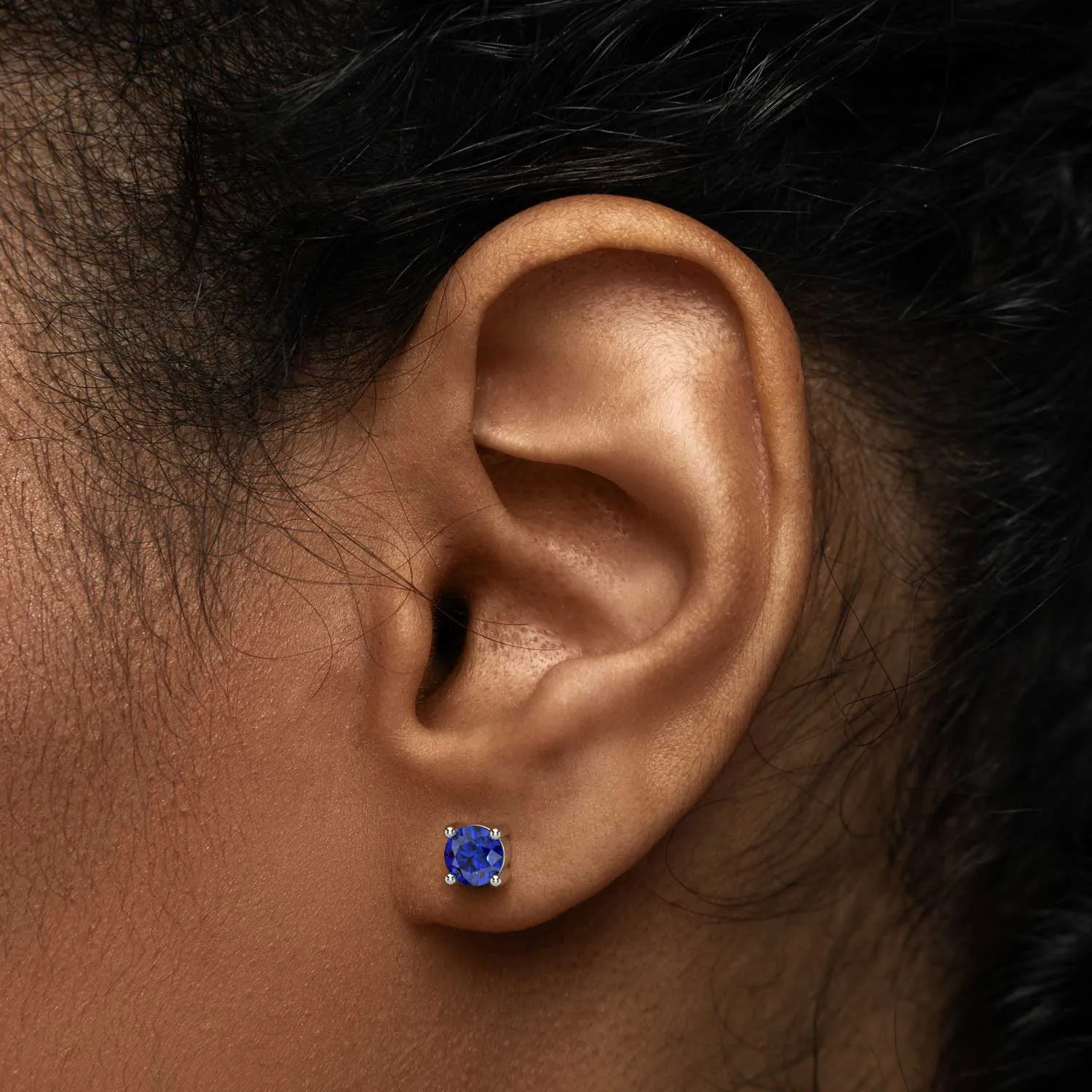 Classic Round Sapphire Stud Earrings in Sterling Silver | Irosk®