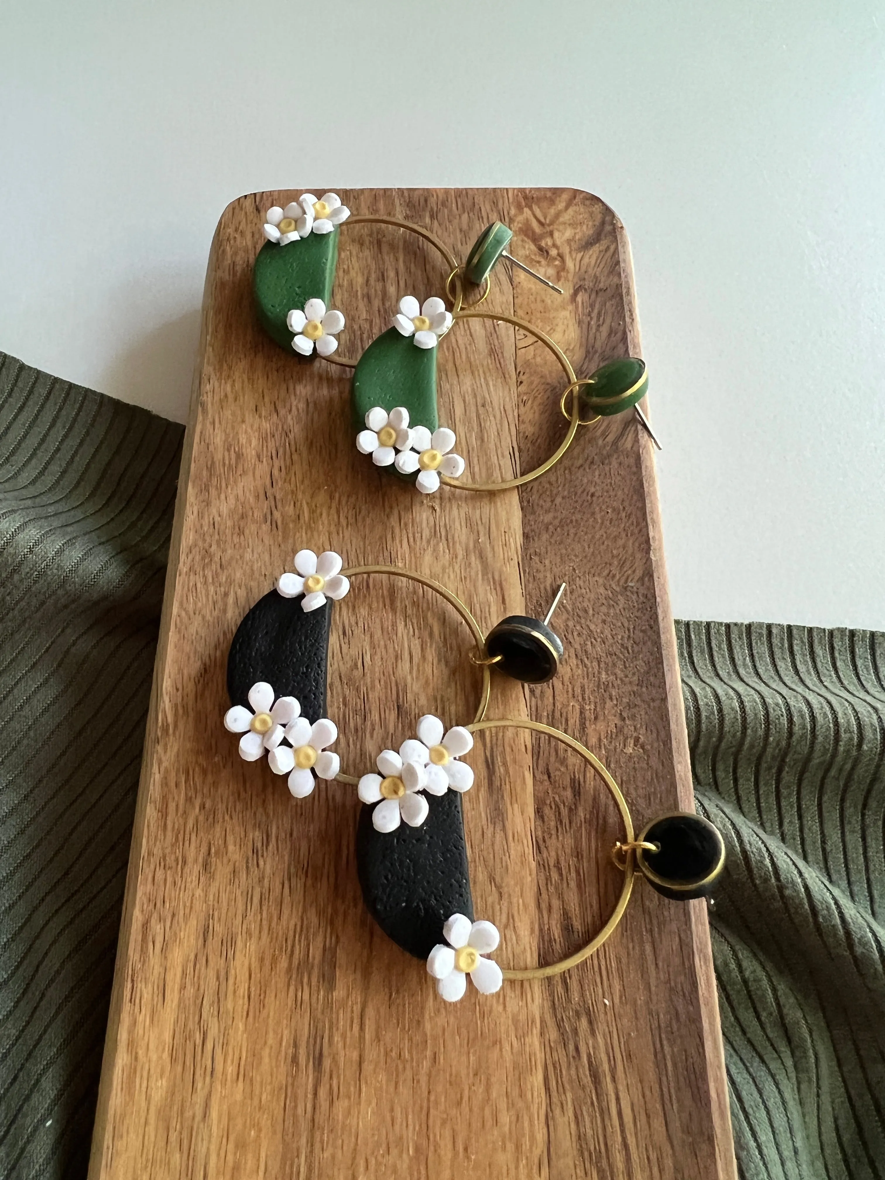 Daisy | Clay Earrings