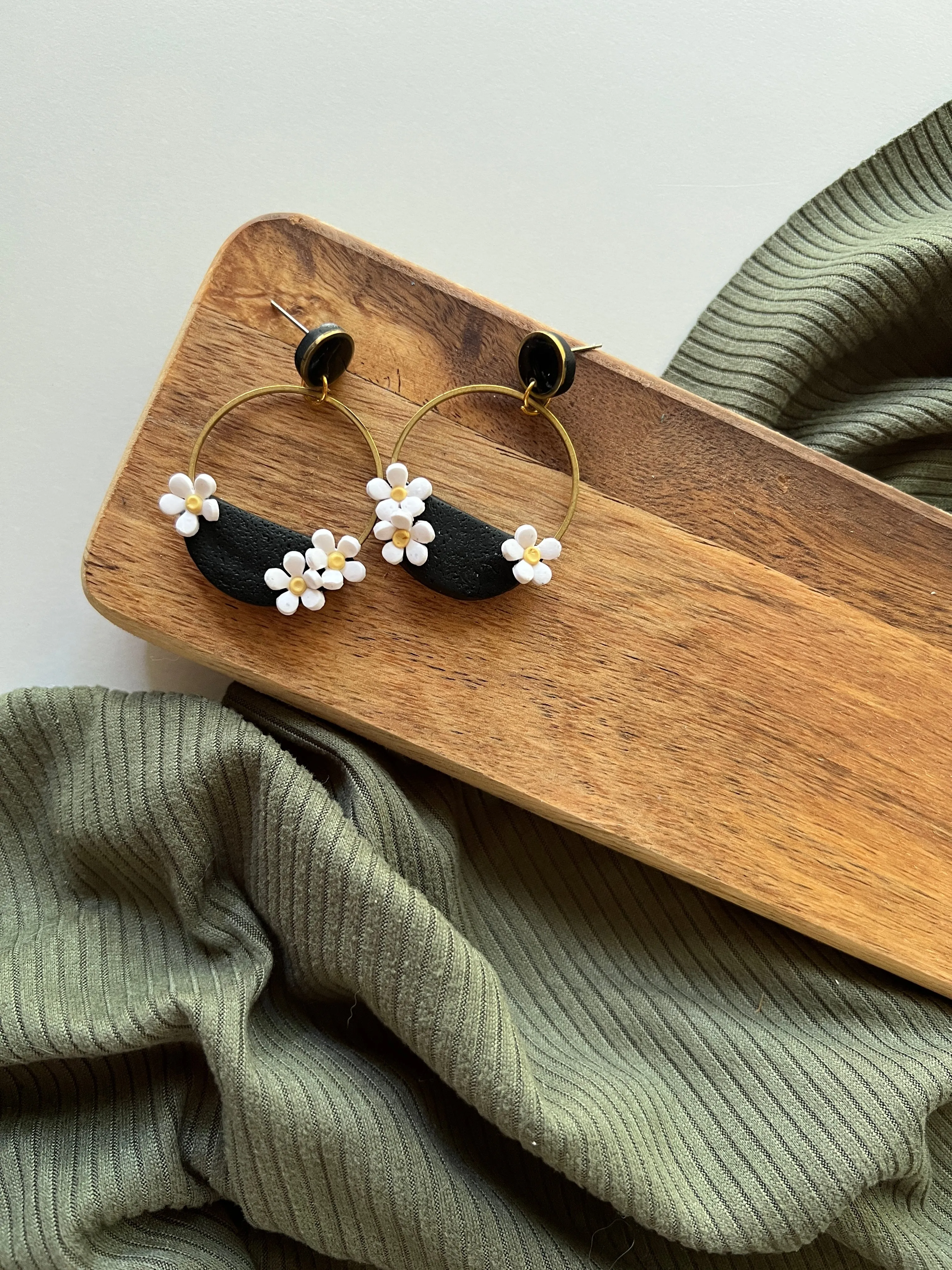 Daisy | Clay Earrings