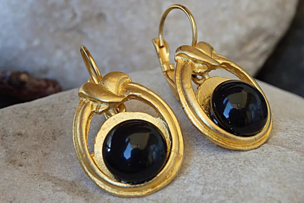 Gold Onyx earrings