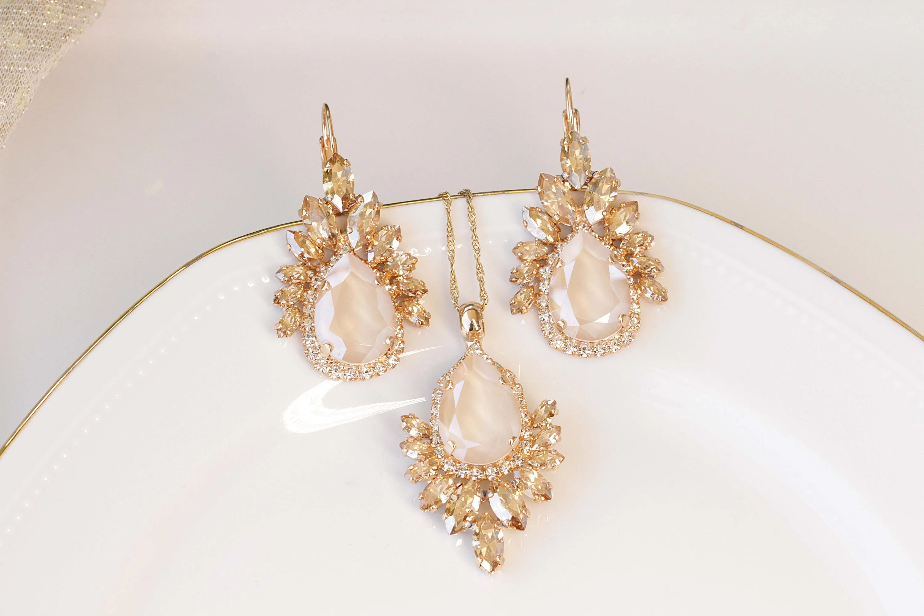 IVORY DROP Earrings