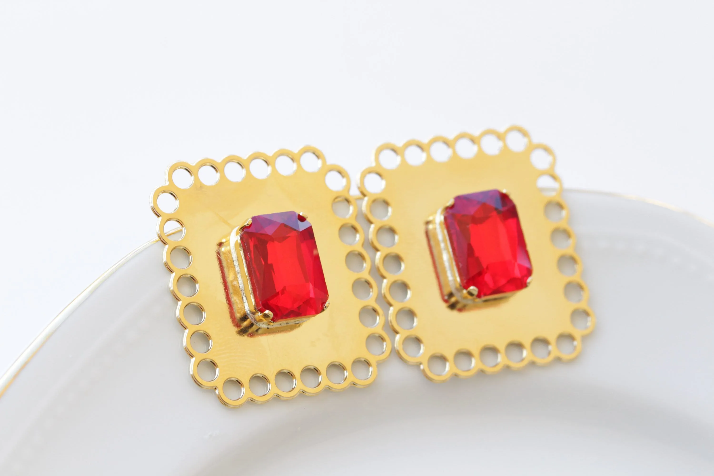 RED GOLD EARRINGS